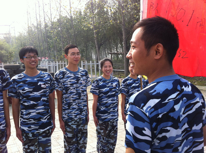 喊口號(hào)過(guò)程中各隊(duì)都精神抖擻,氣勢(shì)如虹